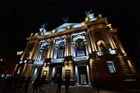 Оперный театр Львова в программе вечерней экскурсии по Львову