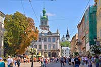 Площадь Рынок и башня Корнякта во Львове